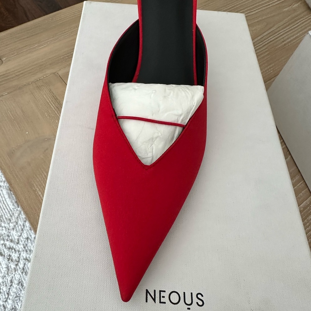 Neous Matar Mules - red satin size 7 - Brand New In Box Size IT 37 - Picture 5 of 6